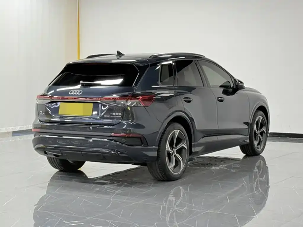 Audi Q4 e-tron — фото 2