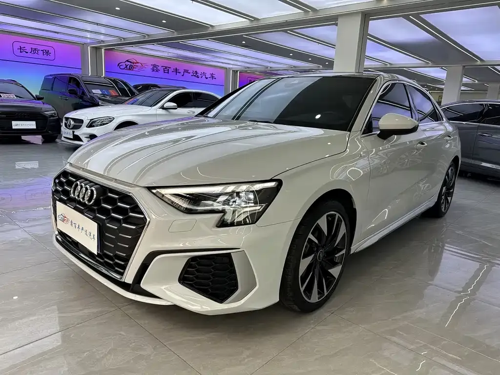 Audi A3 — фото 1