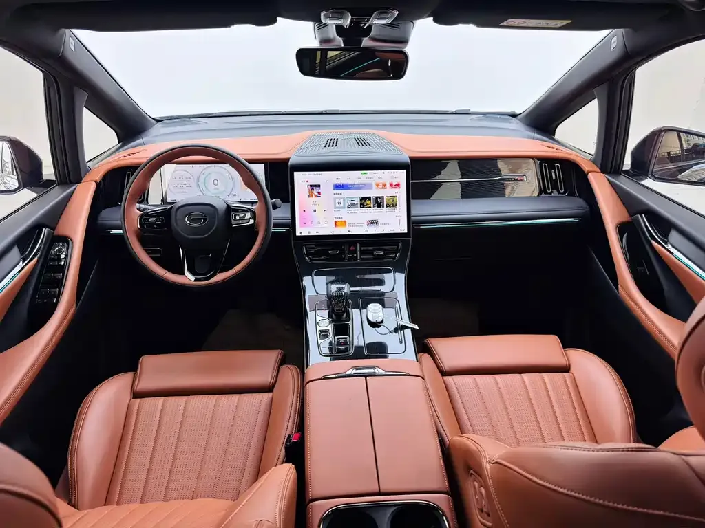 GAC Motor Trumpchi M8 — фото 3