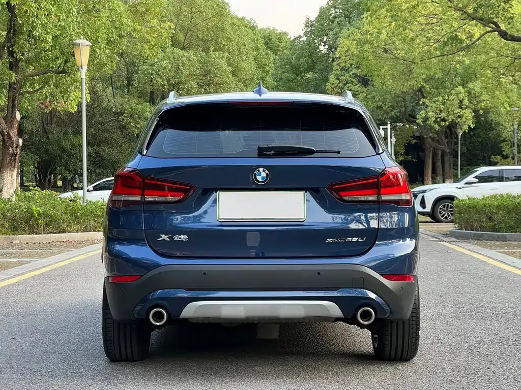 BMW X1 — фото 9