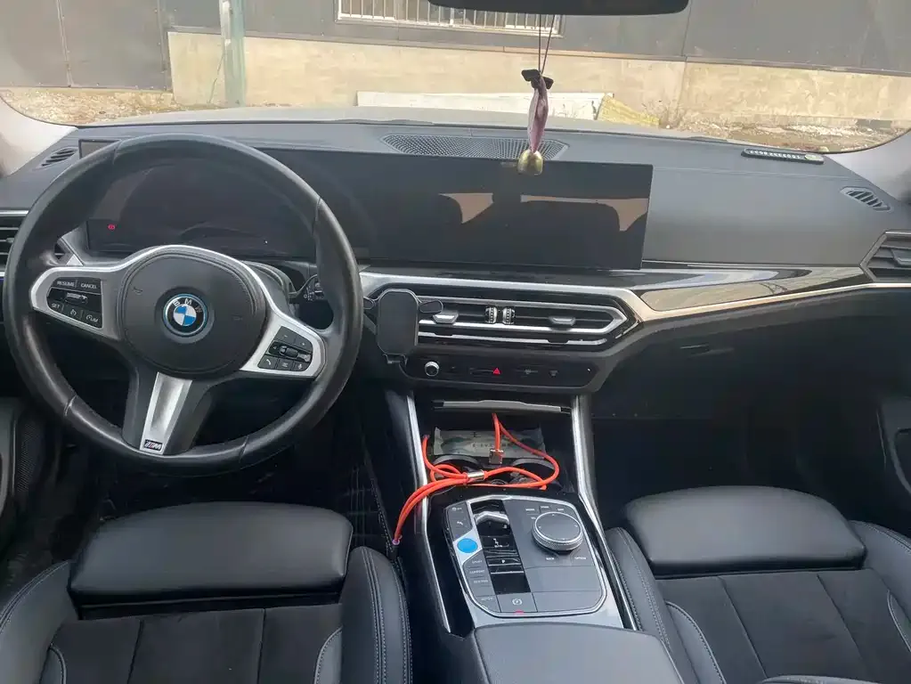 BMW i4 — фото 4