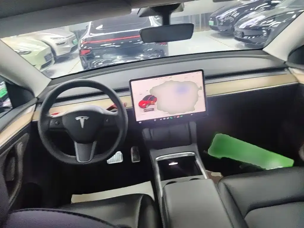 Tesla Model Y — фото 6