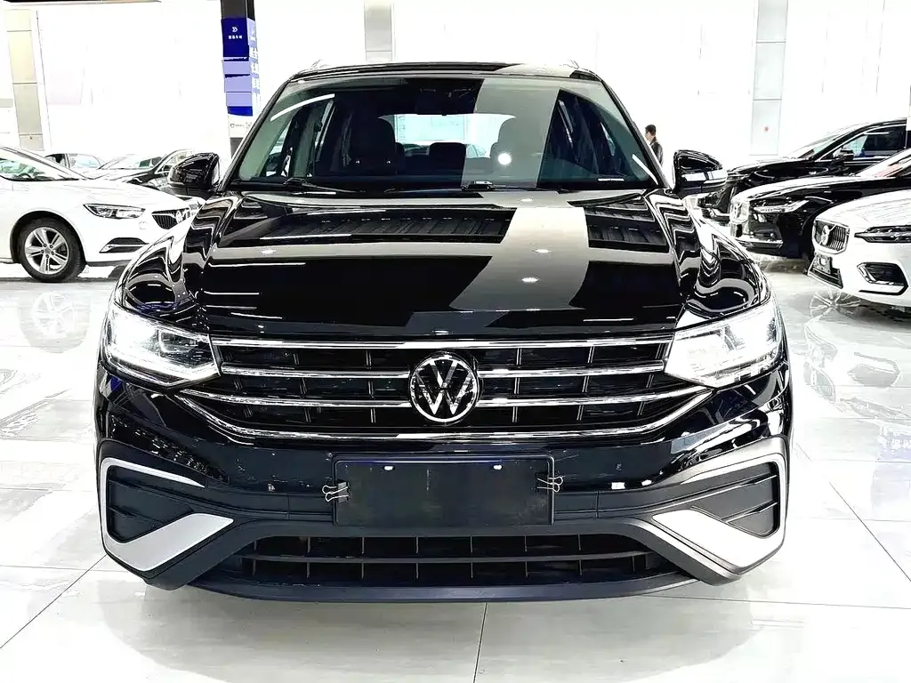 Volkswagen Tiguan L — фото 3