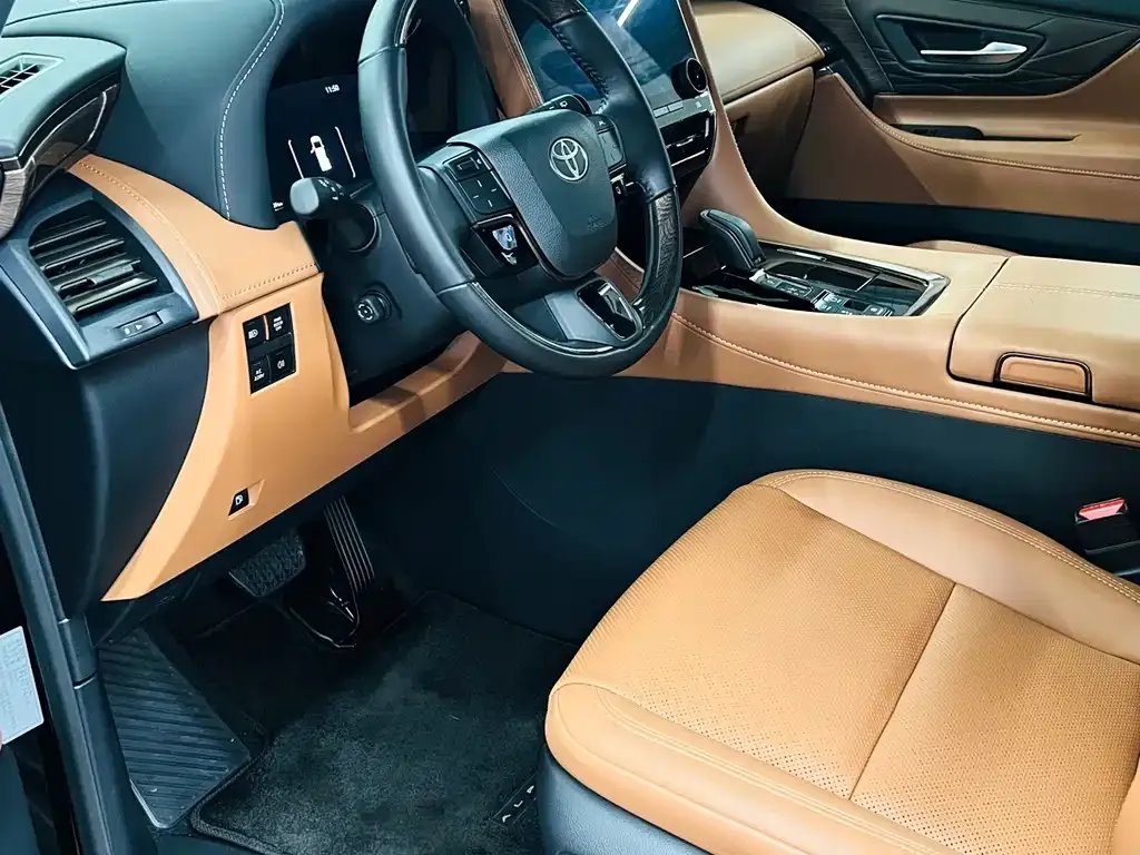 Toyota Alphard — фото 6