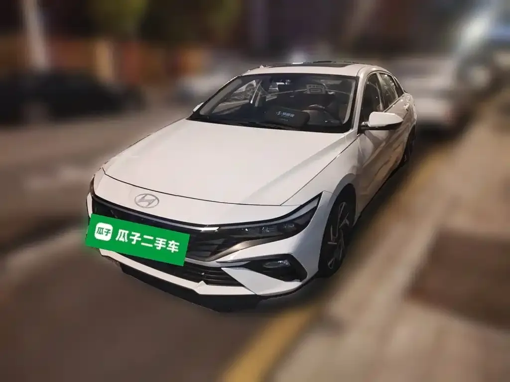 Hyundai Elantra — фото 3