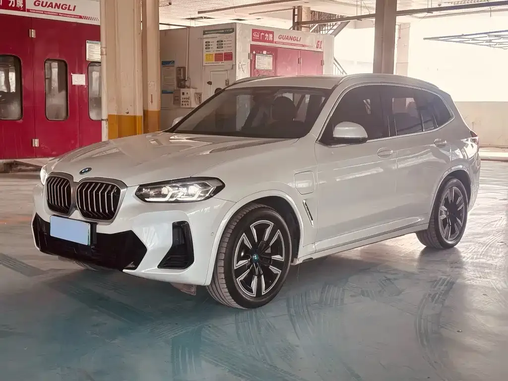 BMW iX3 — фото 1