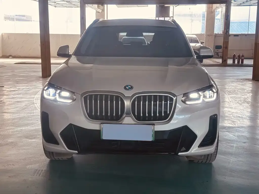 BMW iX3 — фото 10
