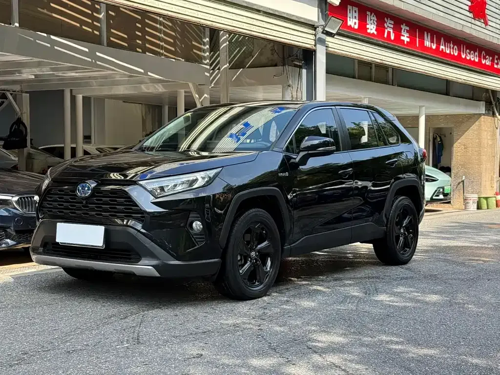 Toyota RAV4 — фото 6