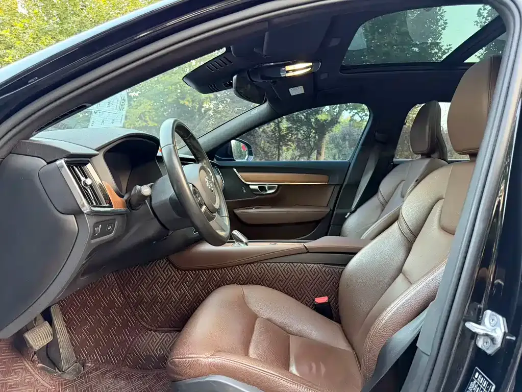 Volvo S90 — фото 10