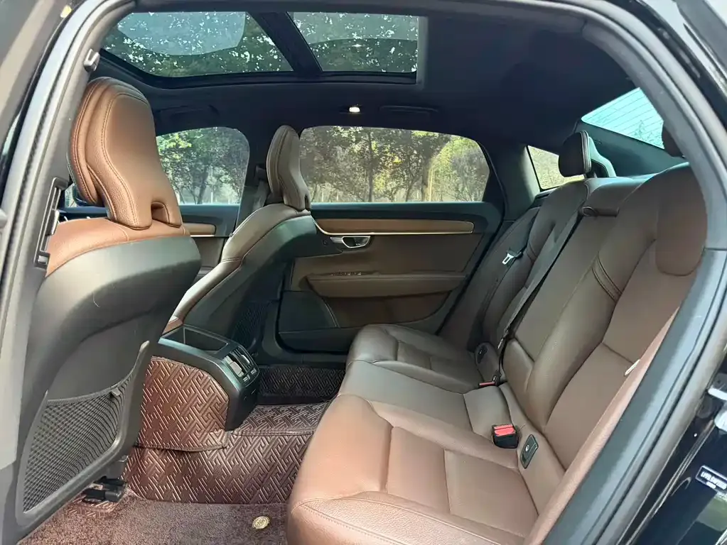 Volvo S90 — фото 4