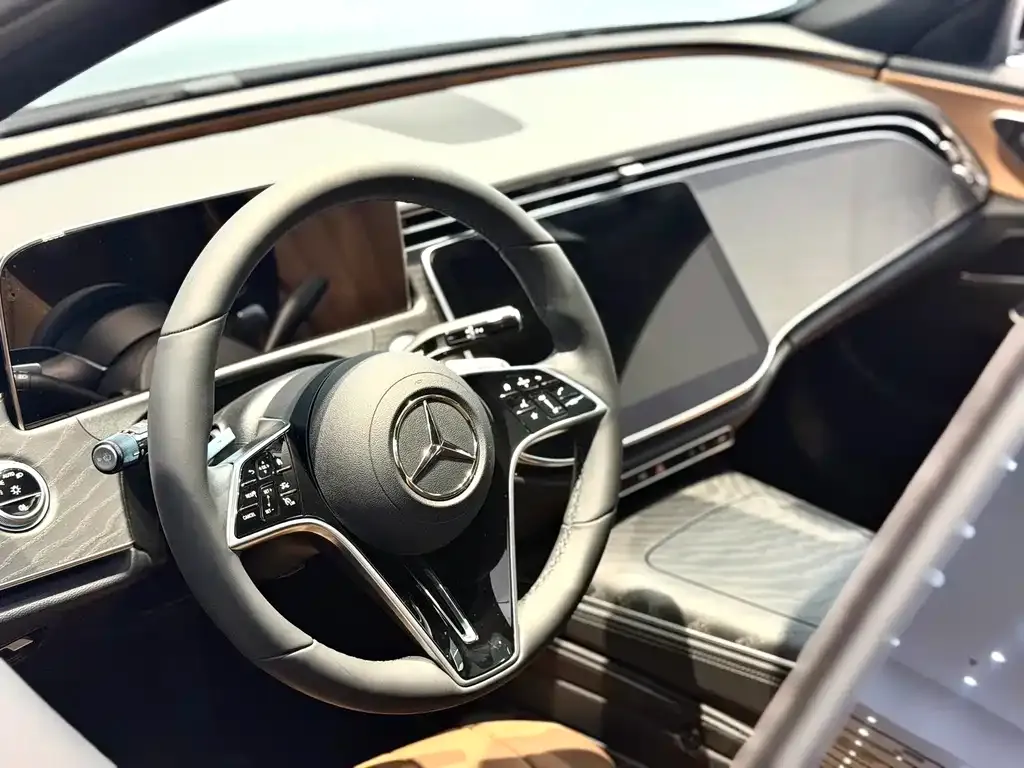 Mercedes-Benz E-Class — фото 10