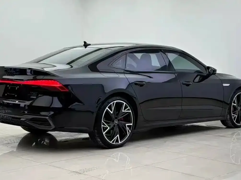 Audi A7L — фото 2