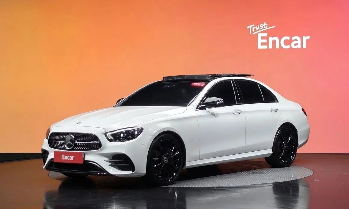 Mercedes-Benz E-Class — фото 1