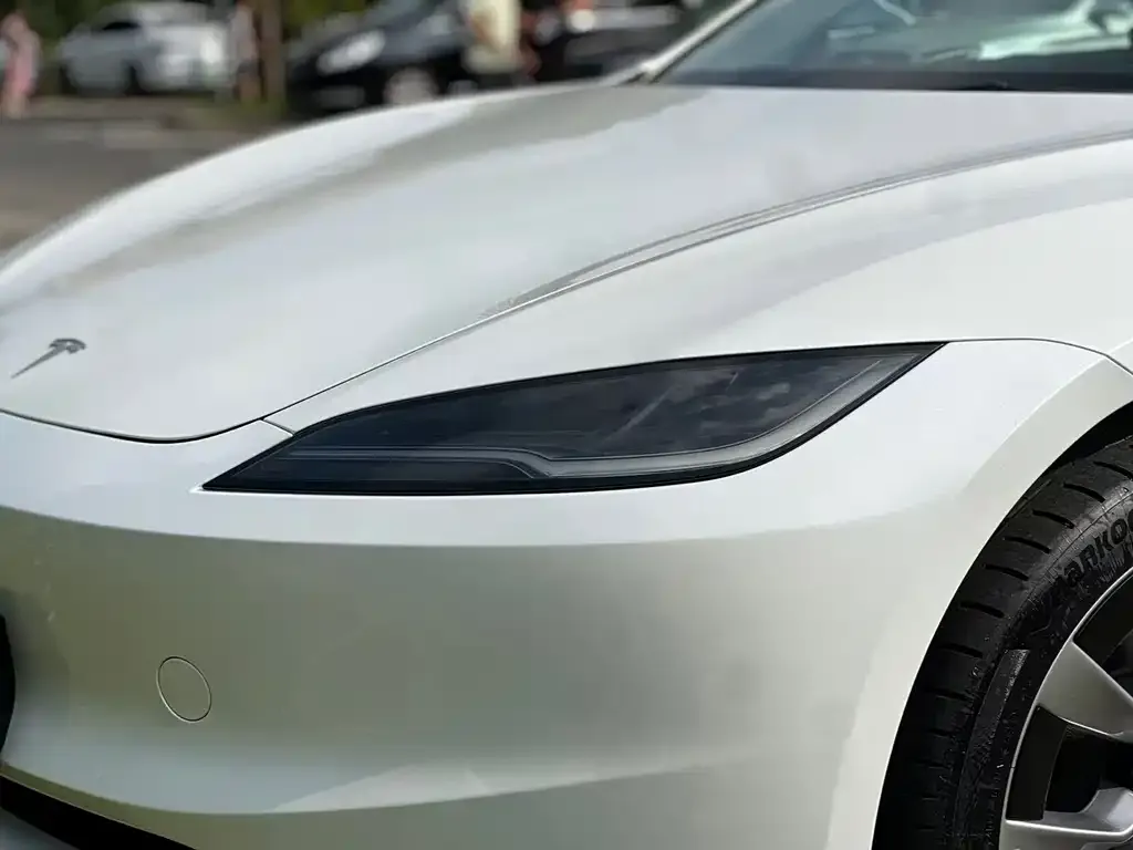 Tesla Model 3 — фото 3