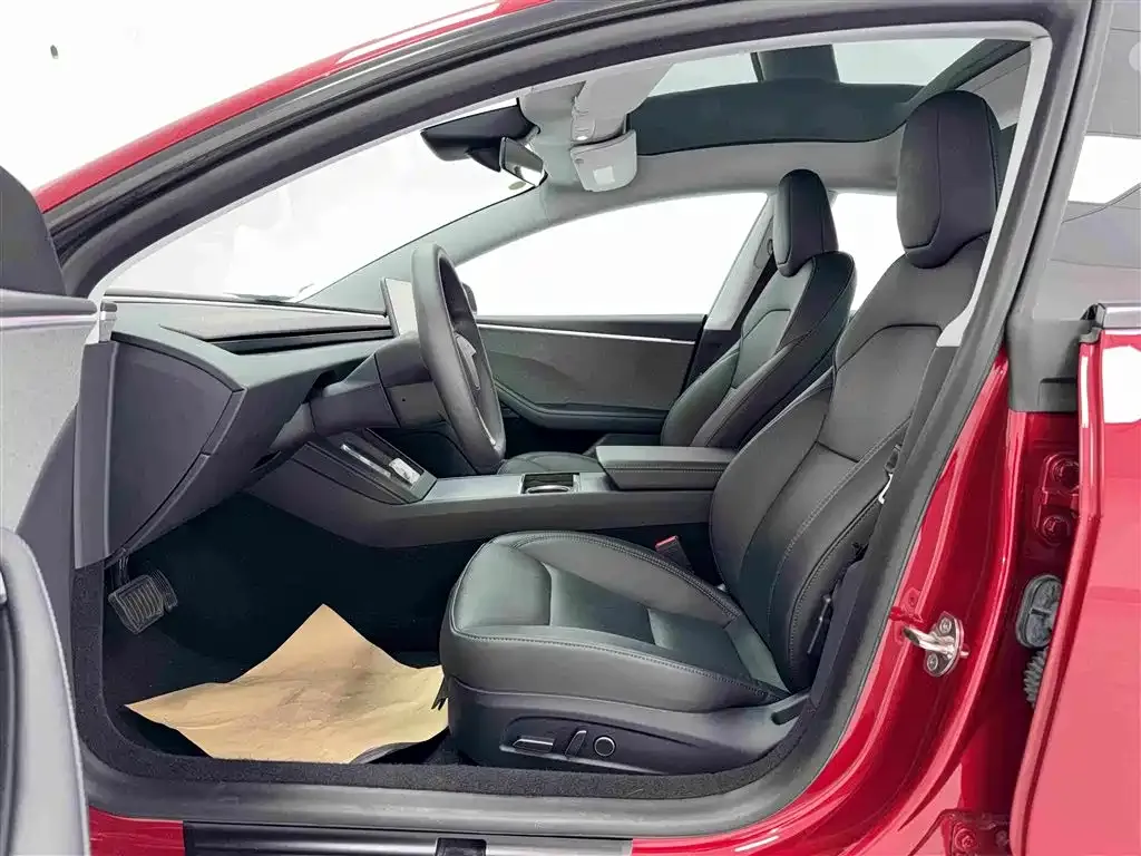 Tesla Model 3 — фото 10