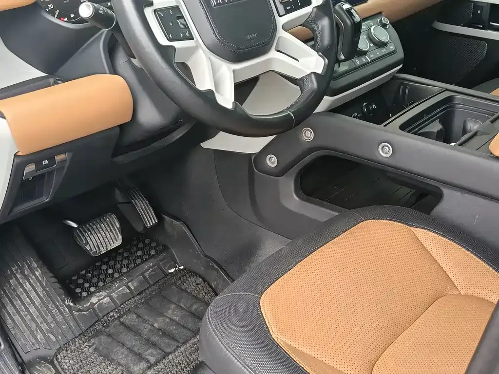 Land Rover Defender — фото 10
