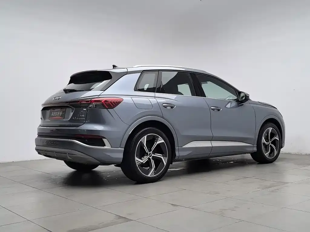 Audi Q4 e-tron — фото 8
