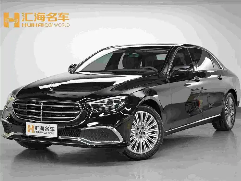 Mercedes-Benz E-Class — фото 1