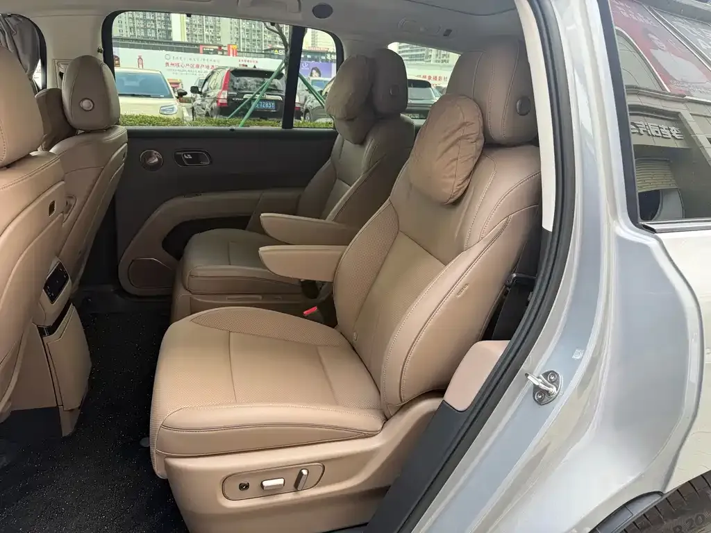 Li Auto Li i8 — фото 2