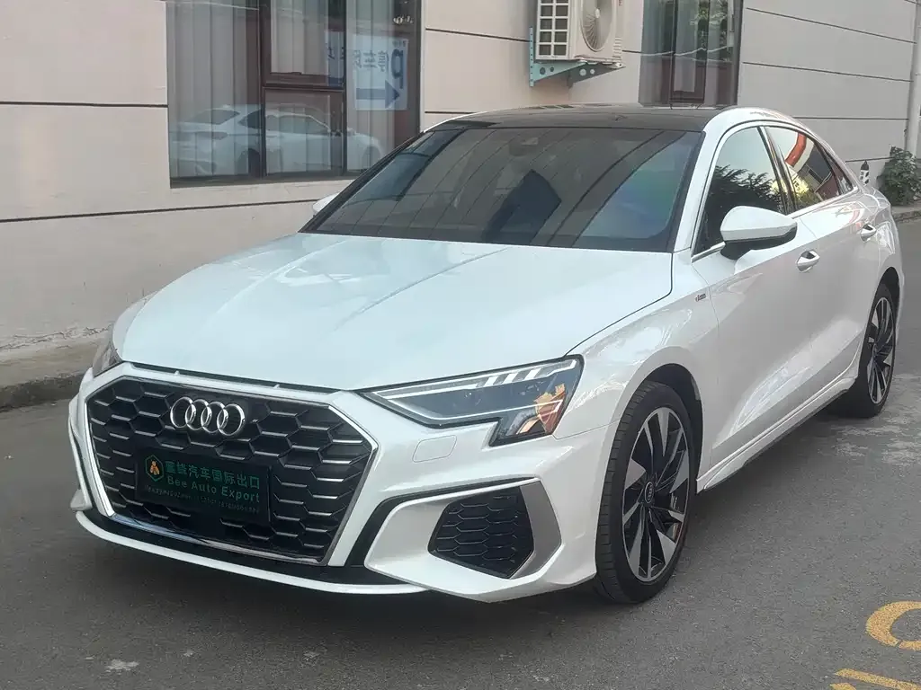 Audi A3 — фото 1