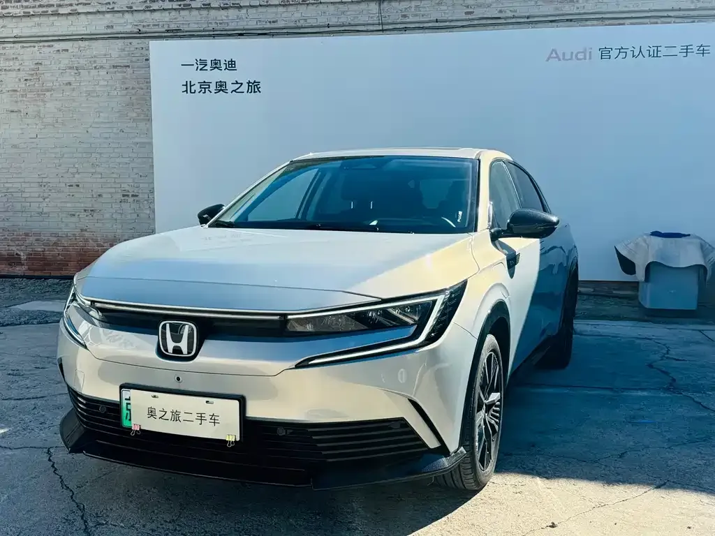 Honda e:NP2 — фото 1