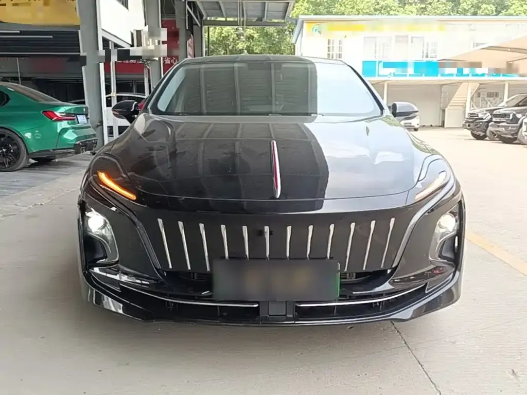 Hongqi E-QM5 — фото 4