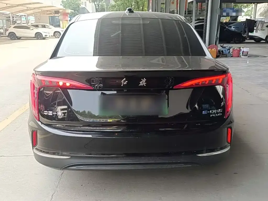 Hongqi E-QM5 — фото 8