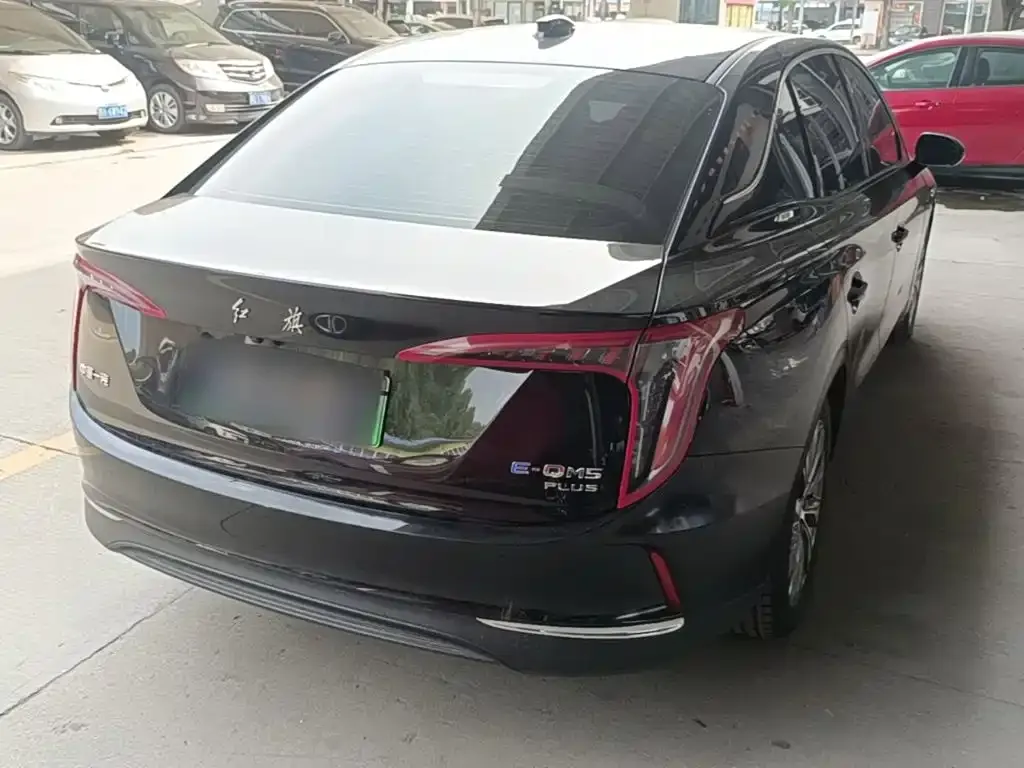 Hongqi E-QM5 — фото 9