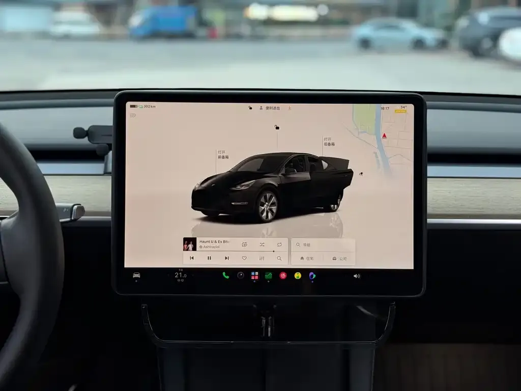 Tesla Model Y — фото 9