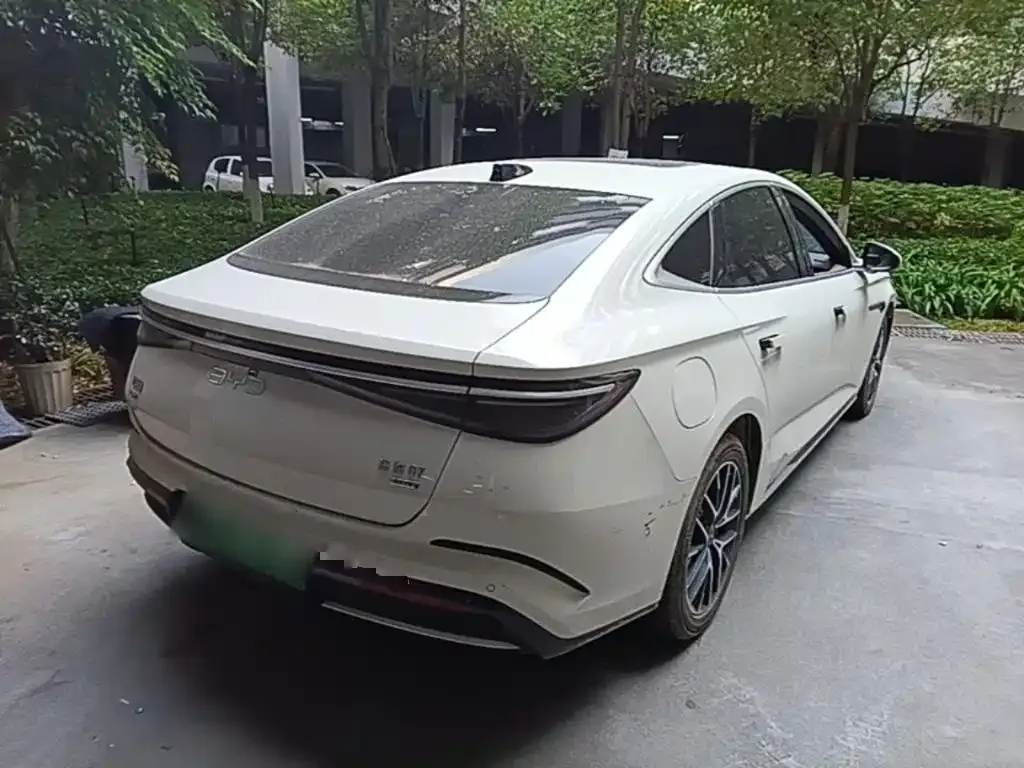 BYD Seal 07 DM-i — фото 8