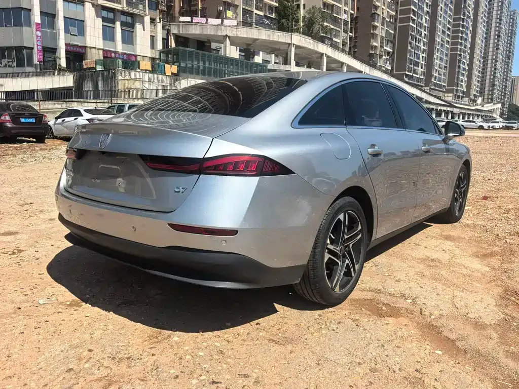 Roewe D7 — фото 8