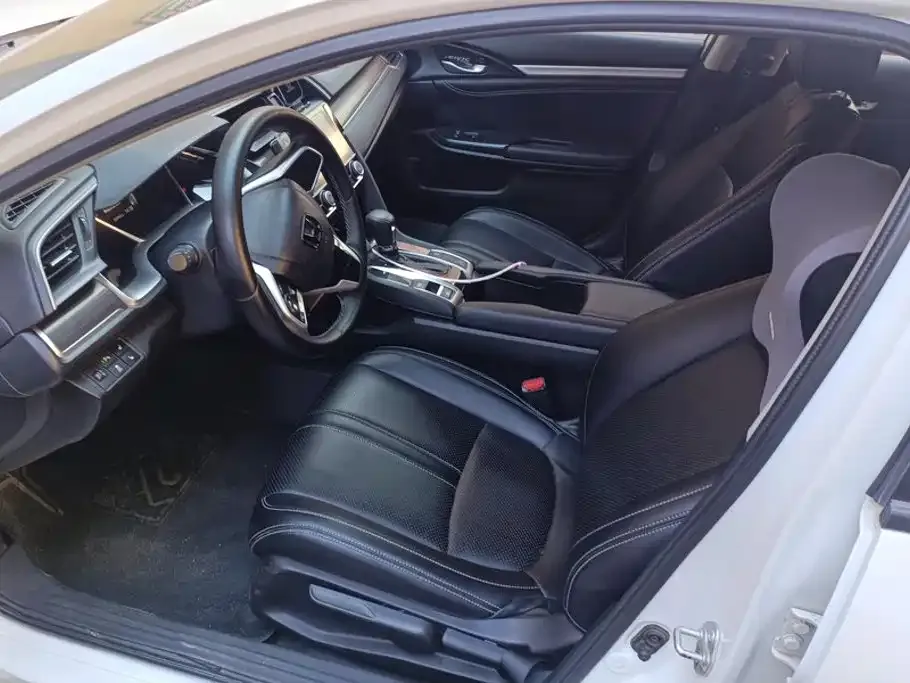 Honda Civic — фото 10