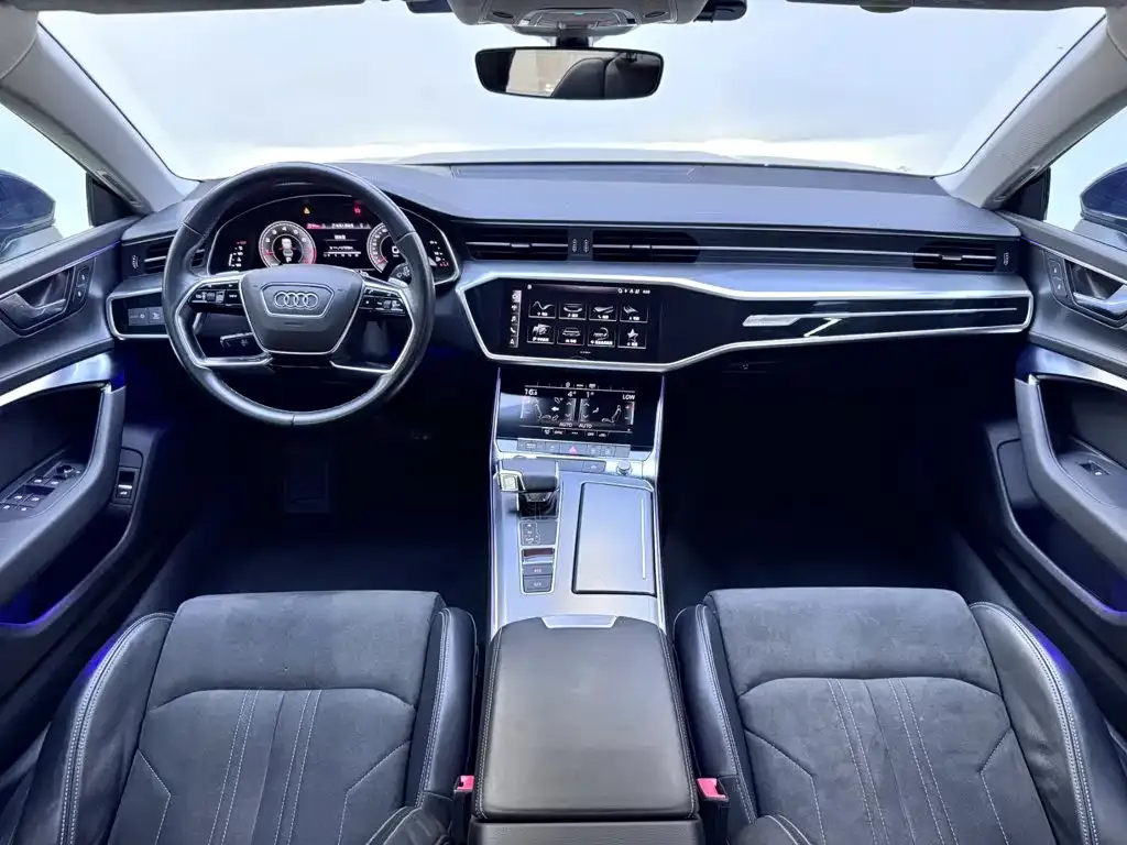 Audi A7L — фото 5