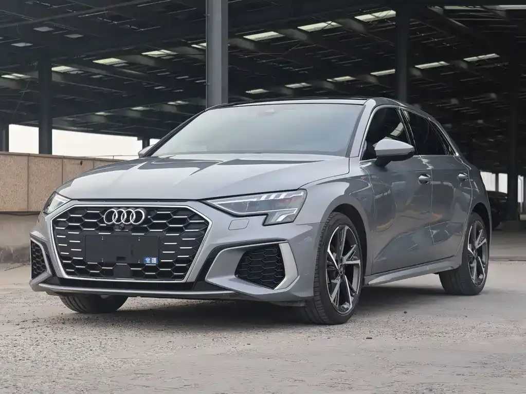 Audi A3 — фото 1