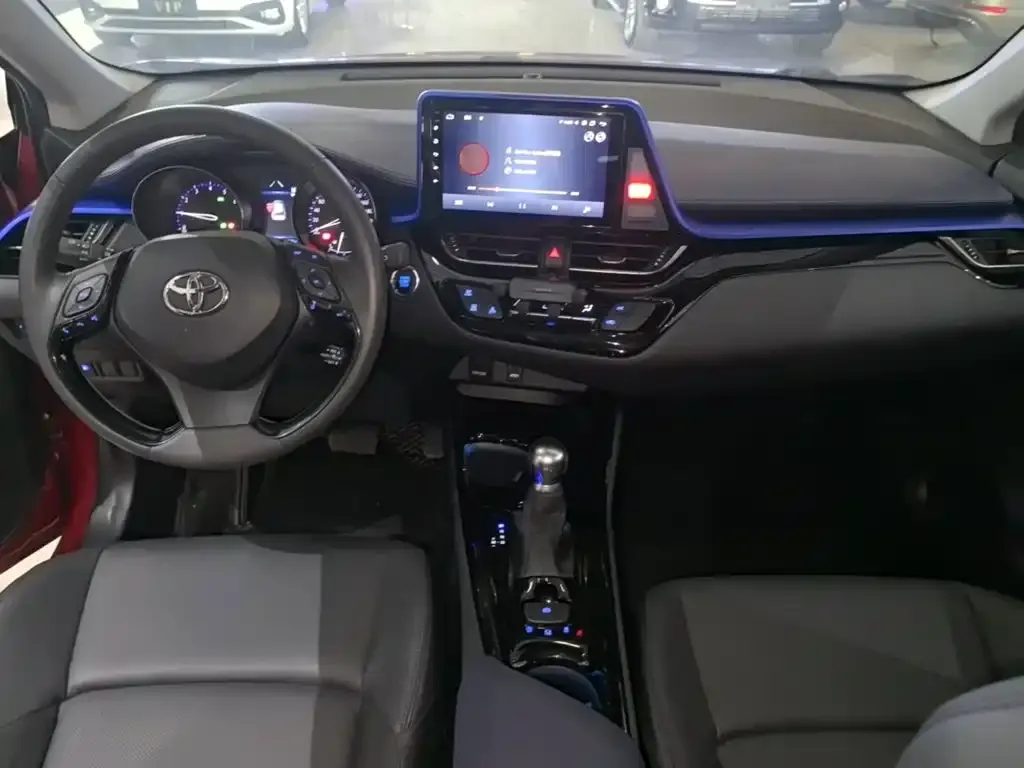 Toyota C-HR — фото 4