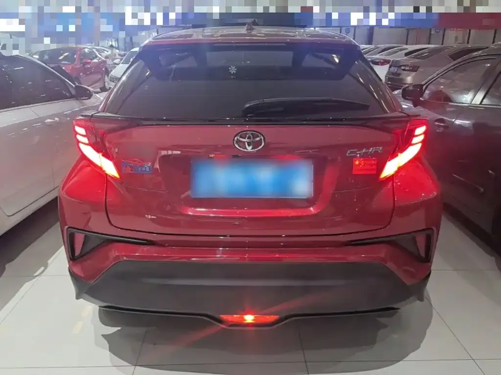 Toyota C-HR — фото 2