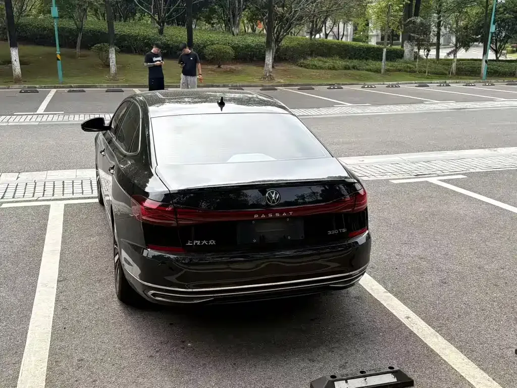 Volkswagen Passat — фото 6