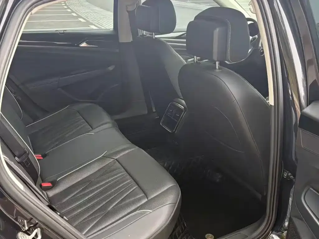 Volkswagen Passat — фото 2