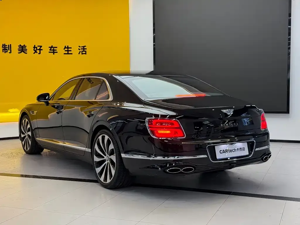 Bentley Flying Spur — фото 8