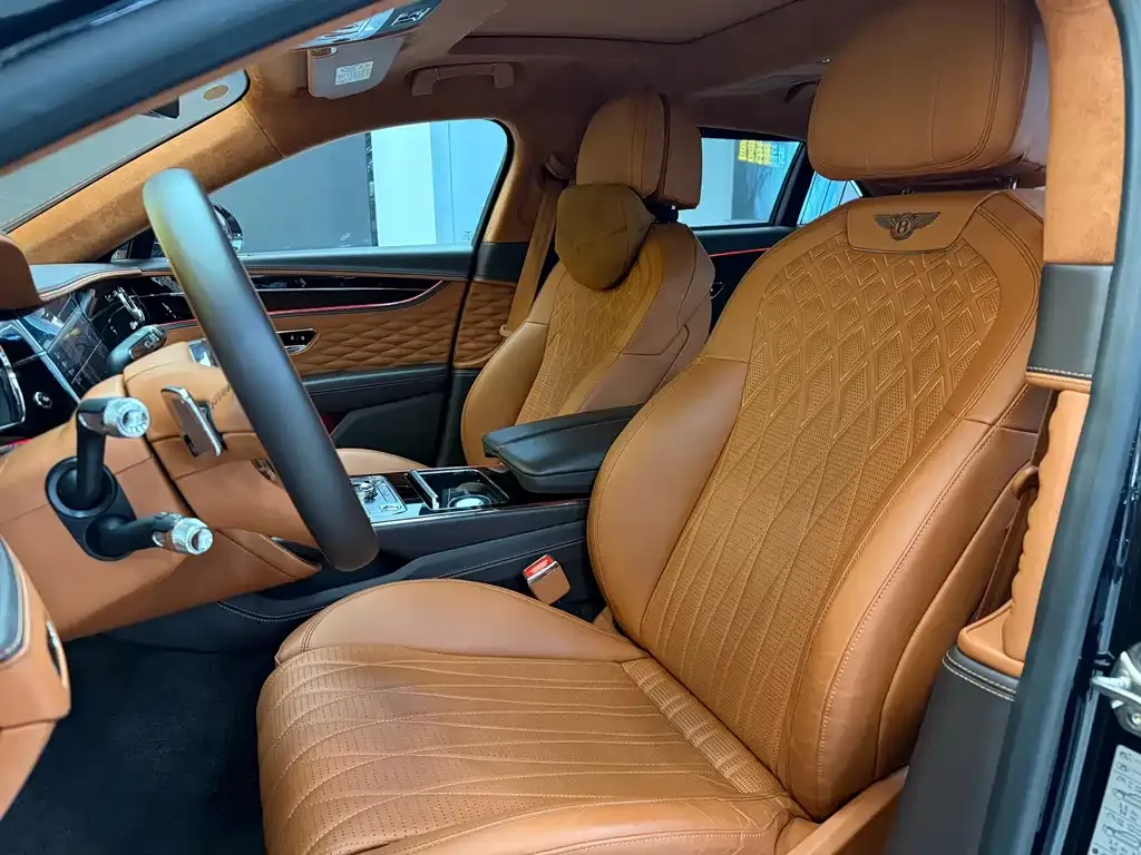 Bentley Flying Spur — фото 2