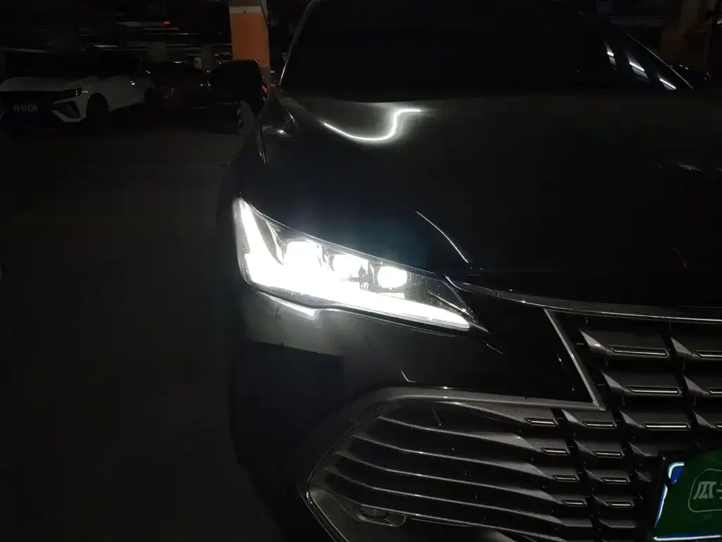 Toyota Avalon — фото 10