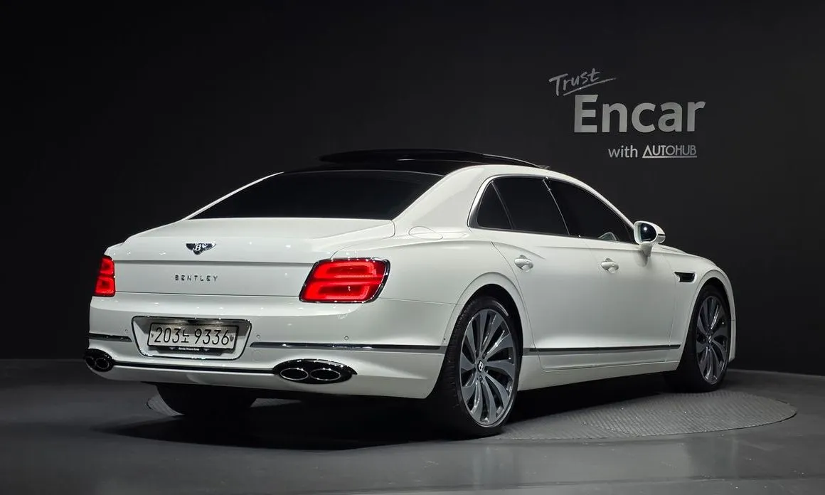Bentley Flying Spur — фото 4
