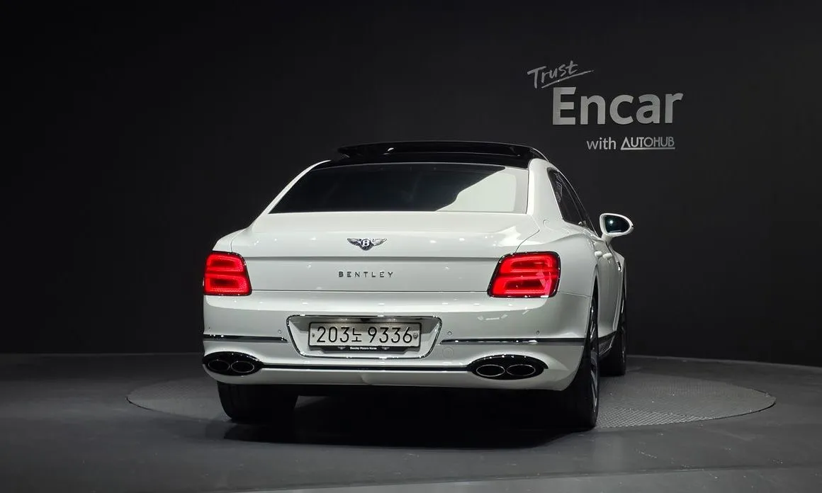 Bentley Flying Spur — фото 5
