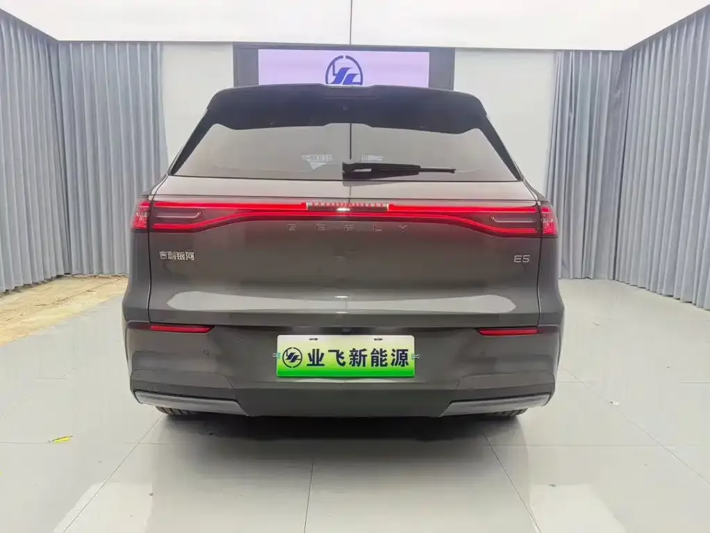 Geely Galaxy E5 — фото 10