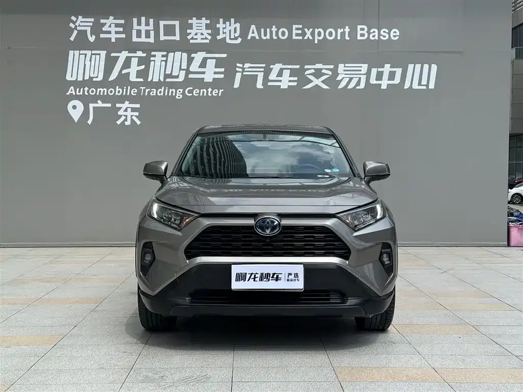 Toyota RAV4 — фото 3