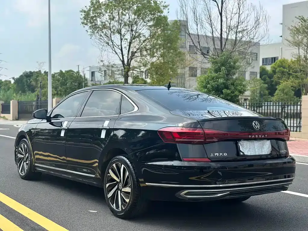 Volkswagen Passat — фото 3