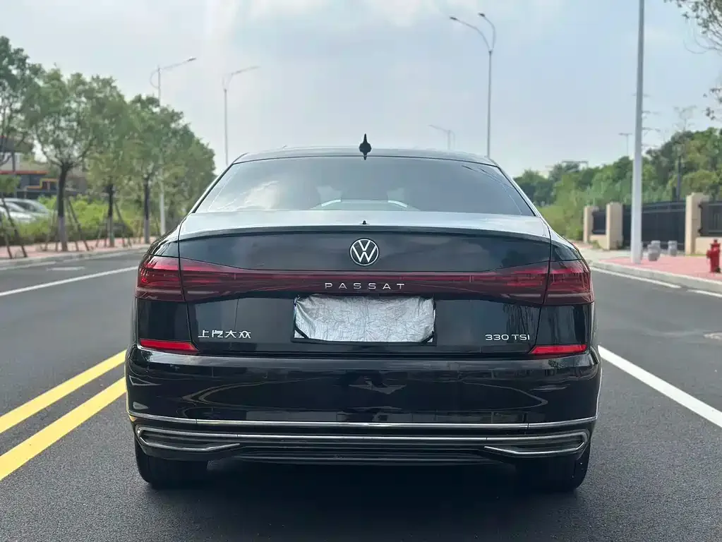 Volkswagen Passat — фото 6