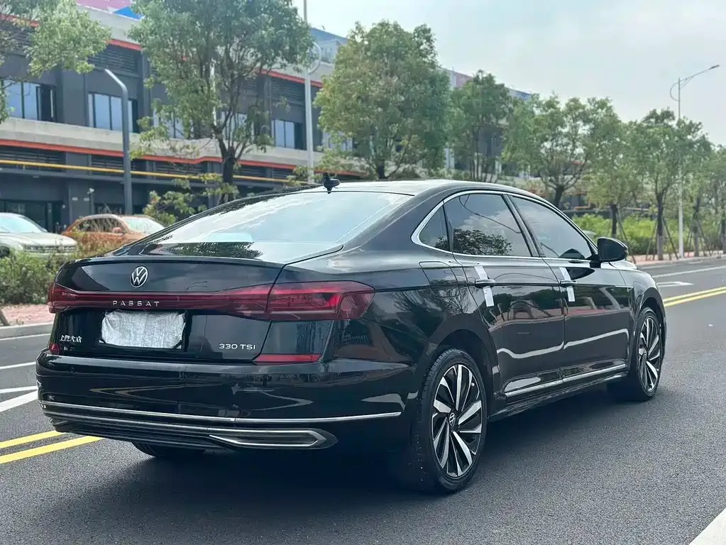 Volkswagen Passat — фото 9