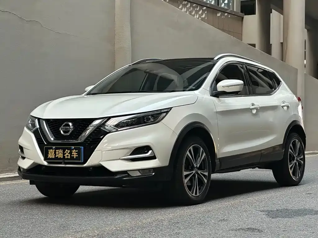 Nissan Qashqai — фото 1