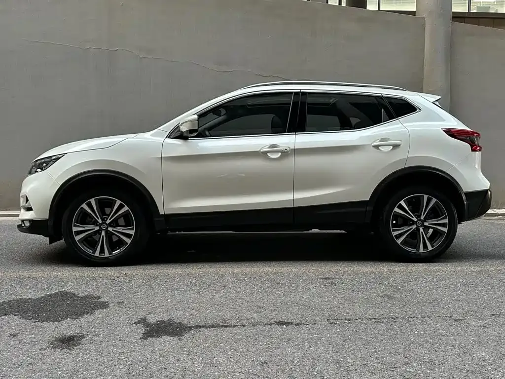 Nissan Qashqai — фото 6